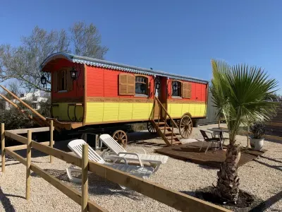 Logement insolite: le  bungalow standard — Hôtel Le Clamador