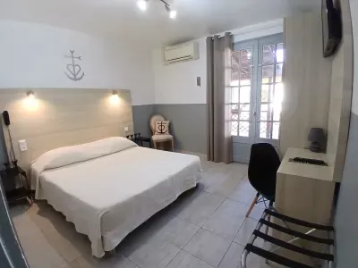 Chambre double avec terrasse — Hôtel Le Clamador