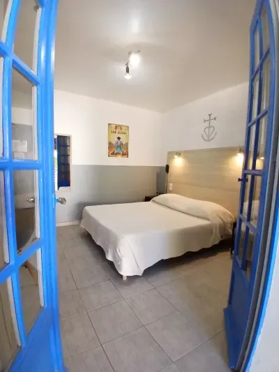 Chambre double avec terrasse — Hôtel Le Clamador
